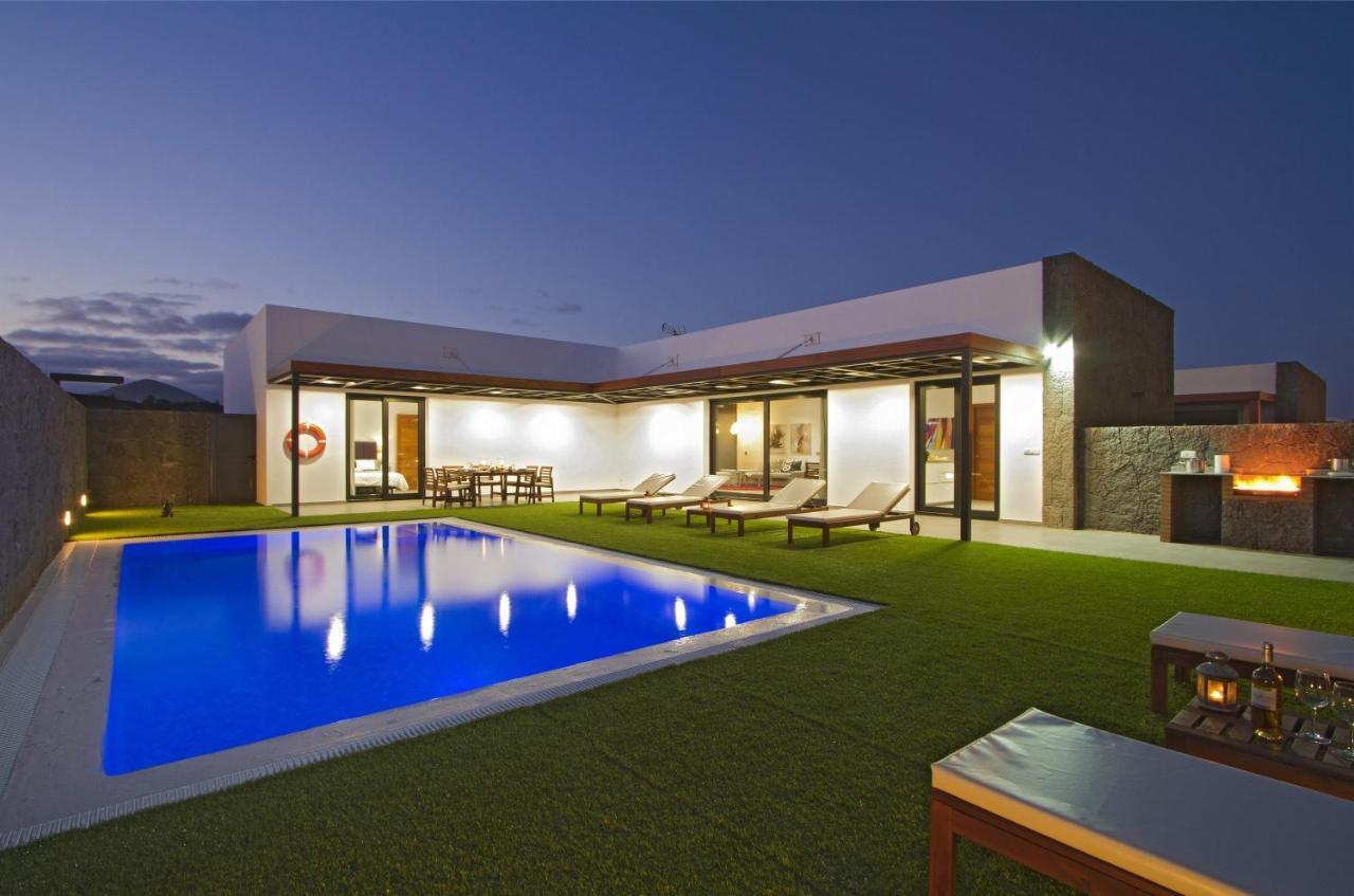 Luxury Los Mojones Villa Short Walk To Old Town Private Heated Pool Villa Los Mojones Angie Puerto Del Carmen Тіас Екстер'єр фото
