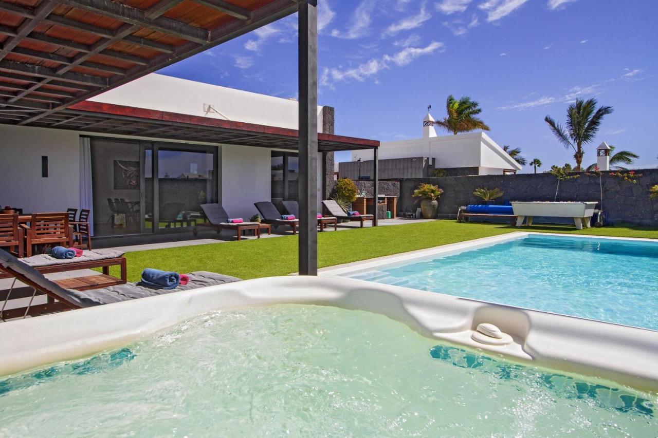 Luxury Los Mojones Villa Short Walk To Old Town Private Heated Pool Villa Los Mojones Angie Puerto Del Carmen Тіас Екстер'єр фото