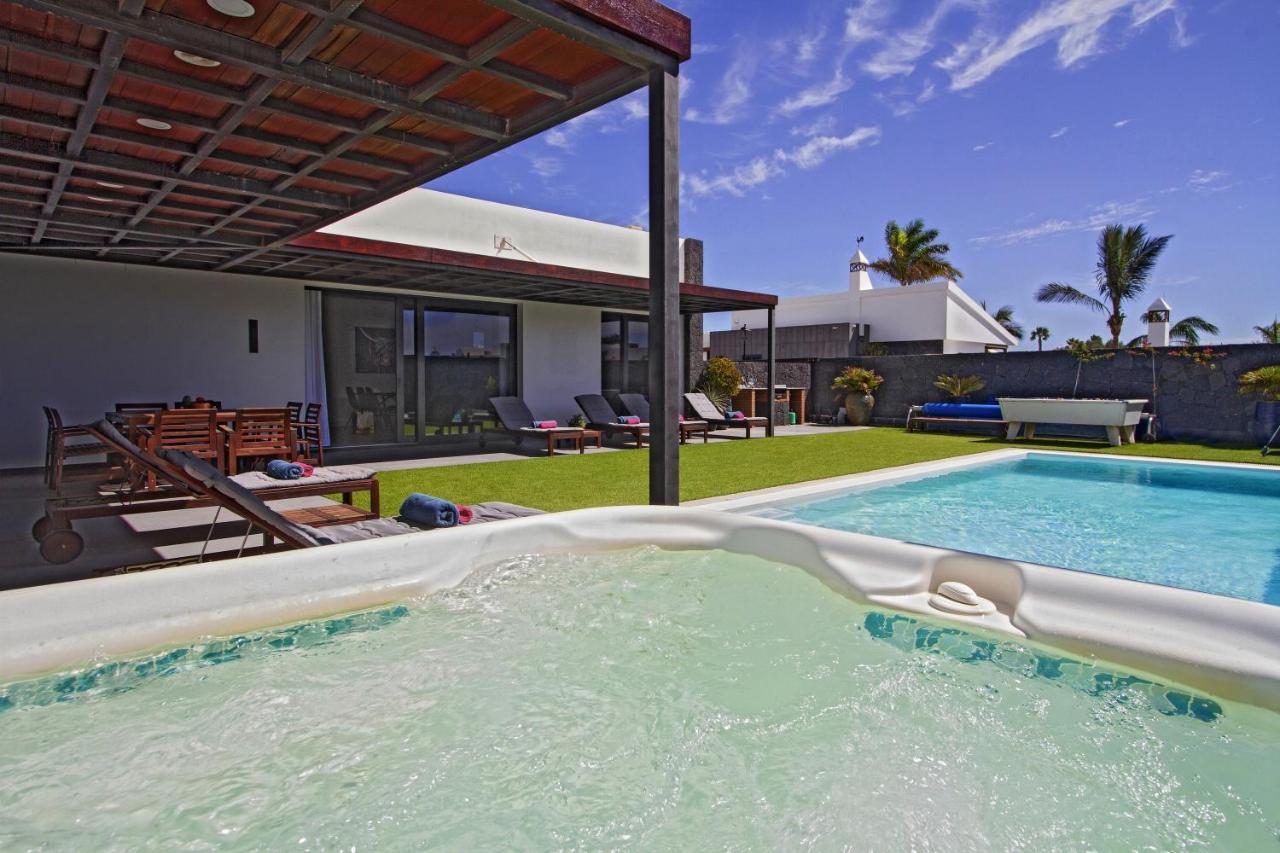 Luxury Los Mojones Villa Short Walk To Old Town Private Heated Pool Villa Los Mojones Angie Puerto Del Carmen Тіас Екстер'єр фото