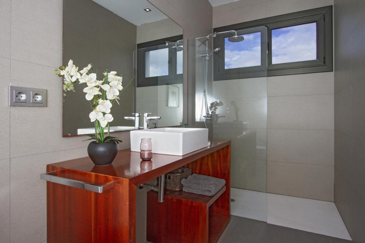 Luxury Los Mojones Villa Short Walk To Old Town Private Heated Pool Villa Los Mojones Angie Puerto Del Carmen Тіас Екстер'єр фото