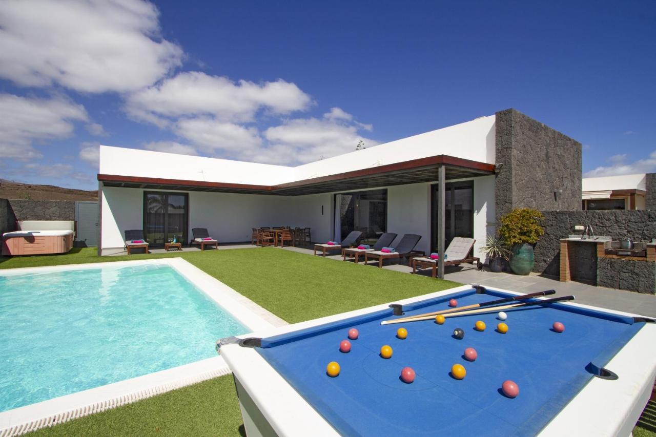 Luxury Los Mojones Villa Short Walk To Old Town Private Heated Pool Villa Los Mojones Angie Puerto Del Carmen Тіас Екстер'єр фото